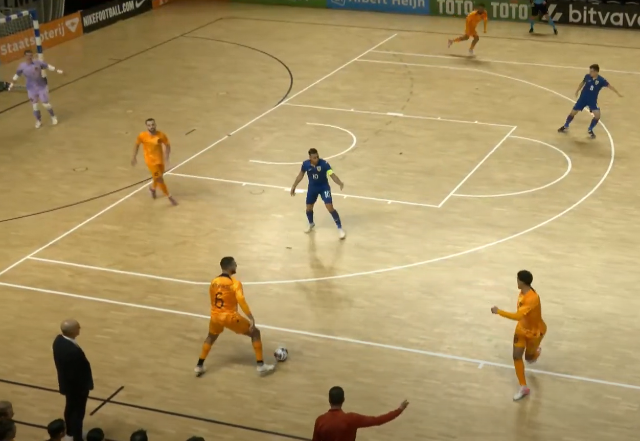 WK-droom Oranje Futsal spat uiteen na gelijkspel tegen Roemenië (incl. VIDEO)